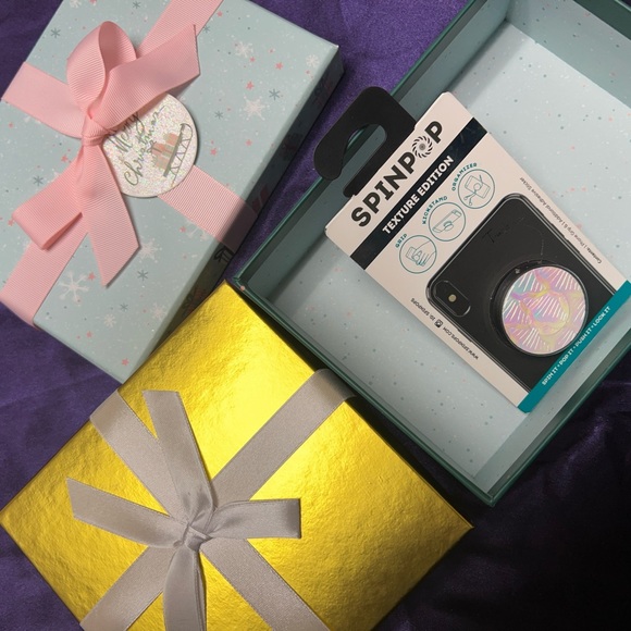 Iridescent Spin Pop iPhone accessory for easy holding Christmas Gift technology - Picture 3 of 8